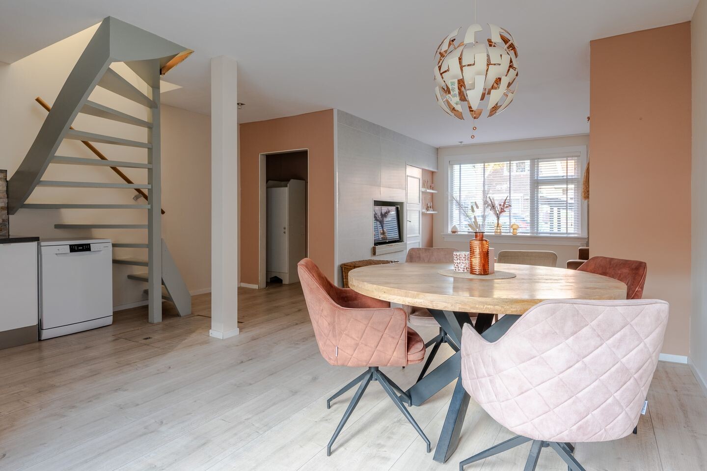 Tussenwoning te koop: Johan de Meesterstraat 6, Zeist