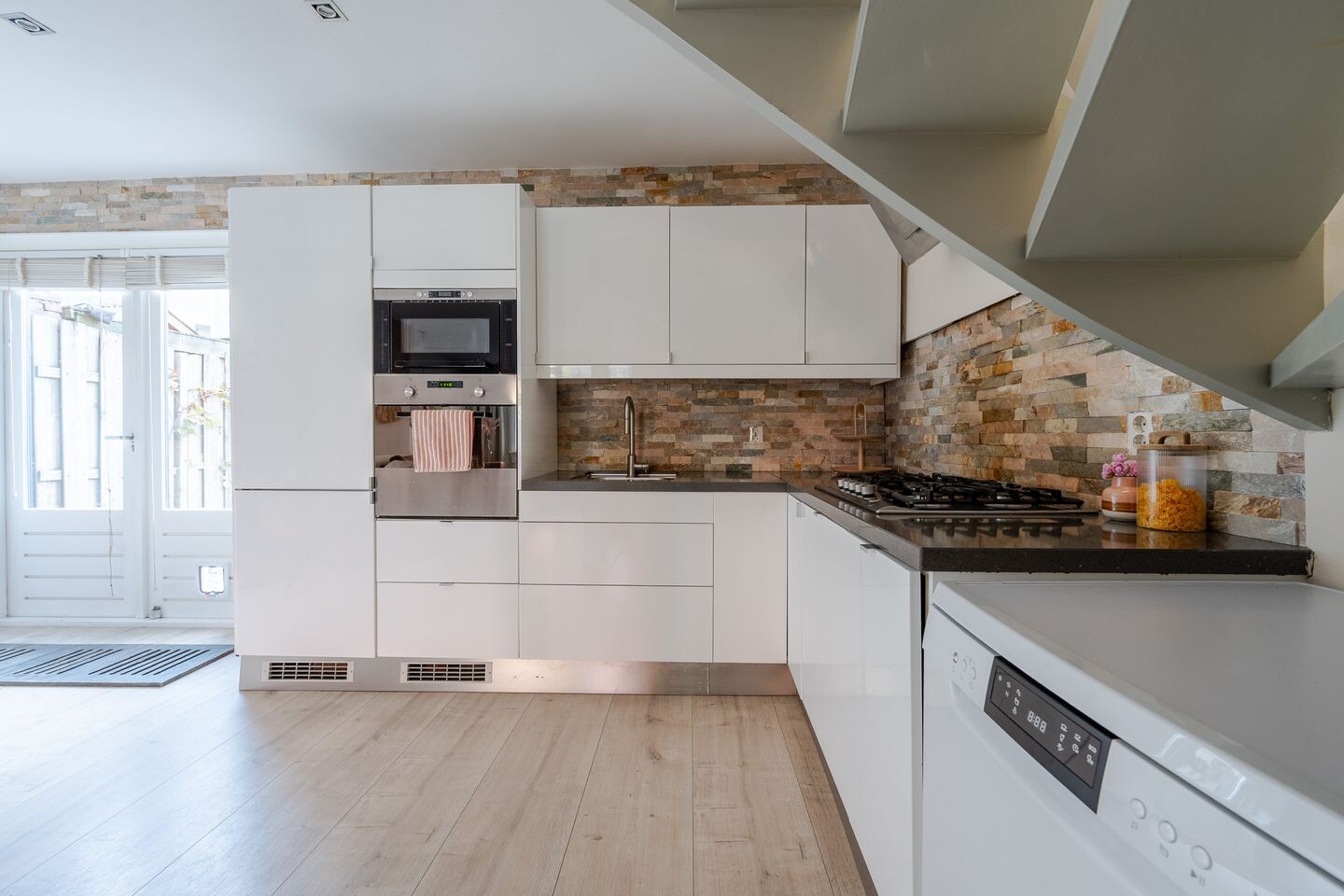 Tussenwoning te koop: Johan de Meesterstraat 6, Zeist