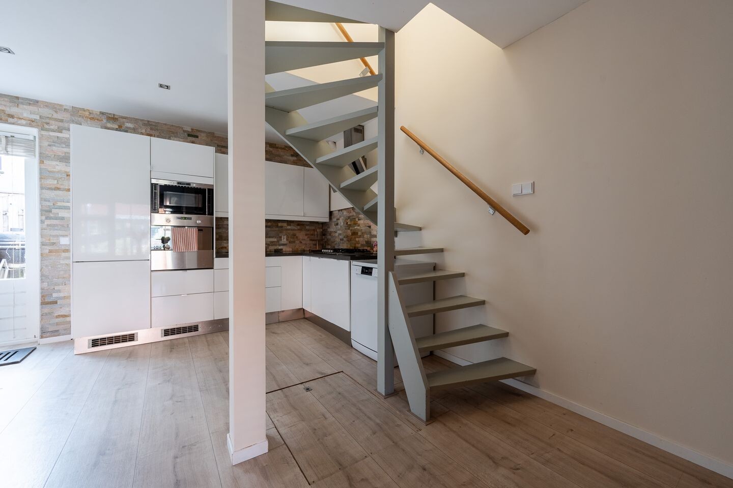 Tussenwoning te koop: Johan de Meesterstraat 6, Zeist