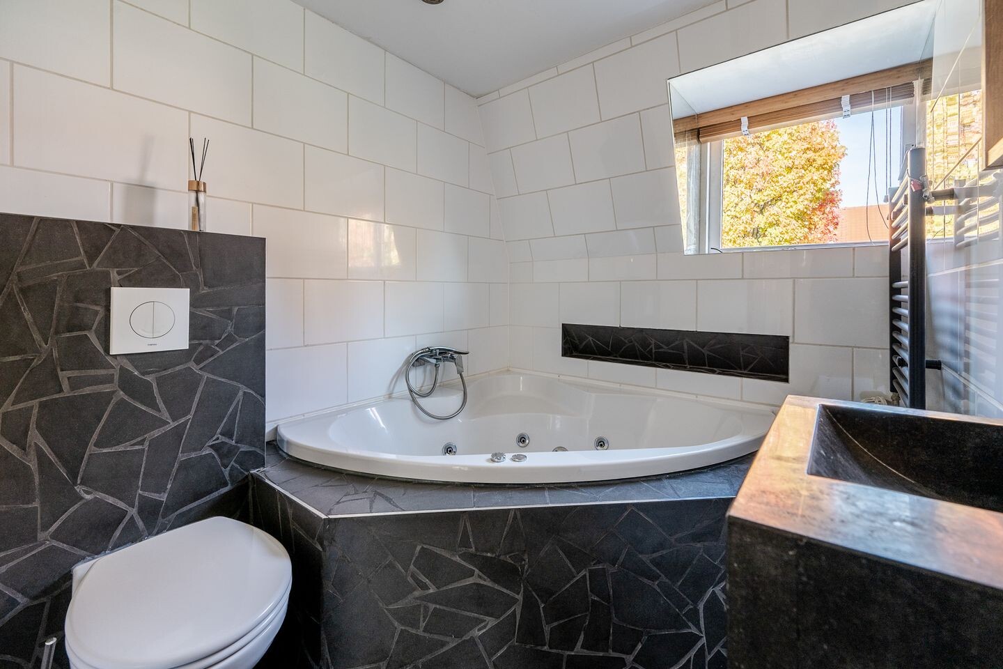 Tussenwoning te koop: Johan de Meesterstraat 6, Zeist