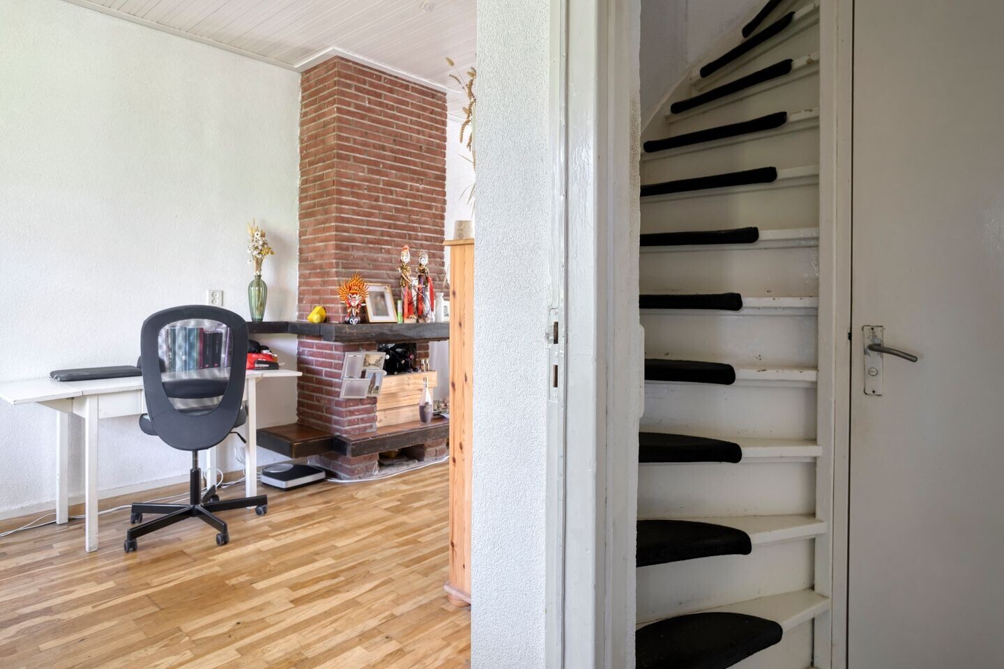 Tussenwoning te koop: Laan van Bergen 27, Zeist