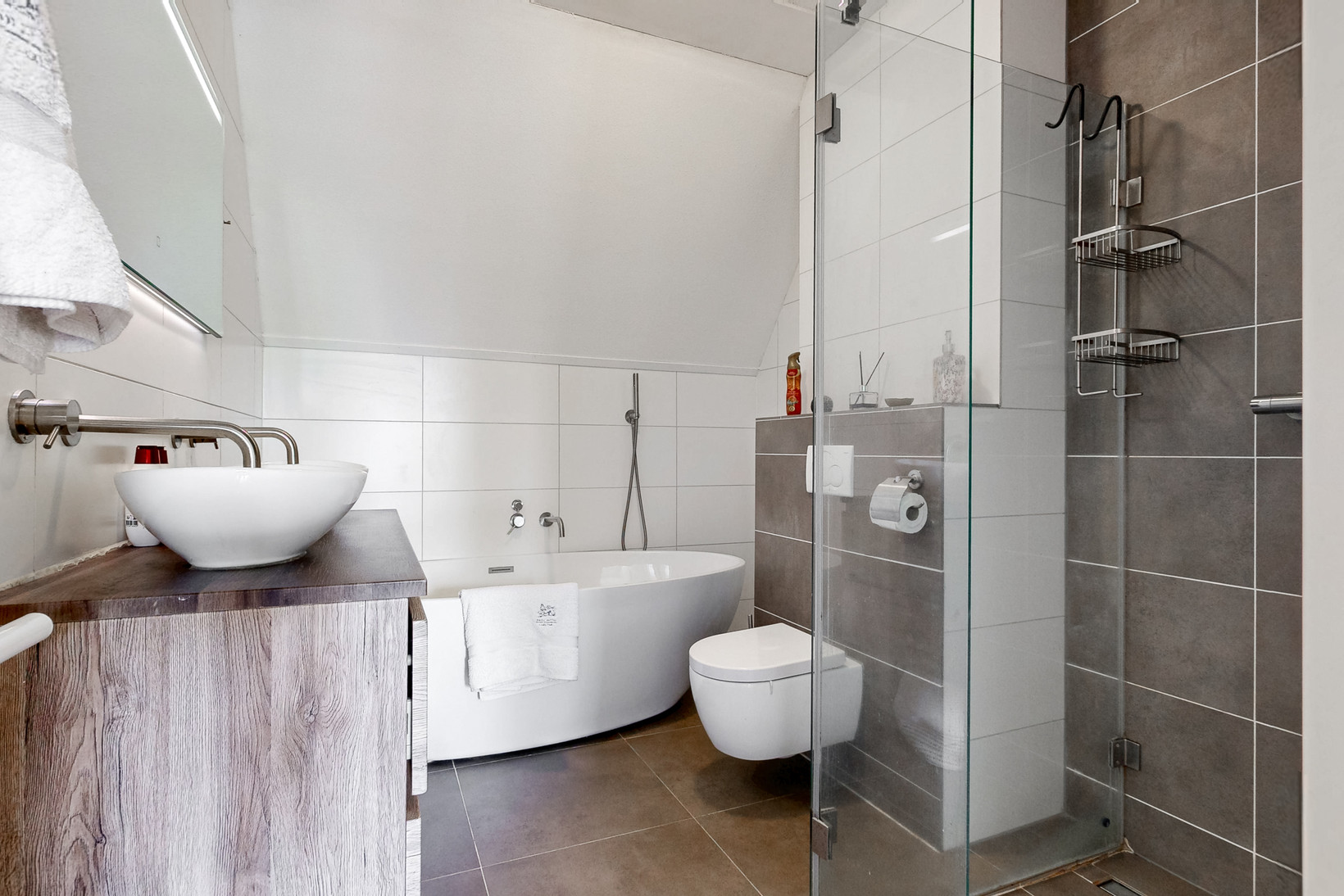 Tussenwoning te koop: Noordweg 80, Zeist