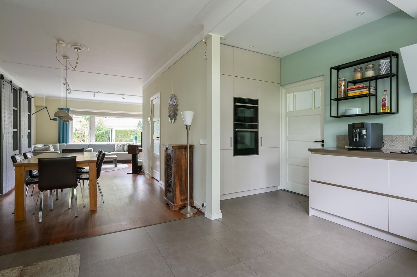Tussenwoning te koop: Roemer Visscherlaan 33, Zeist