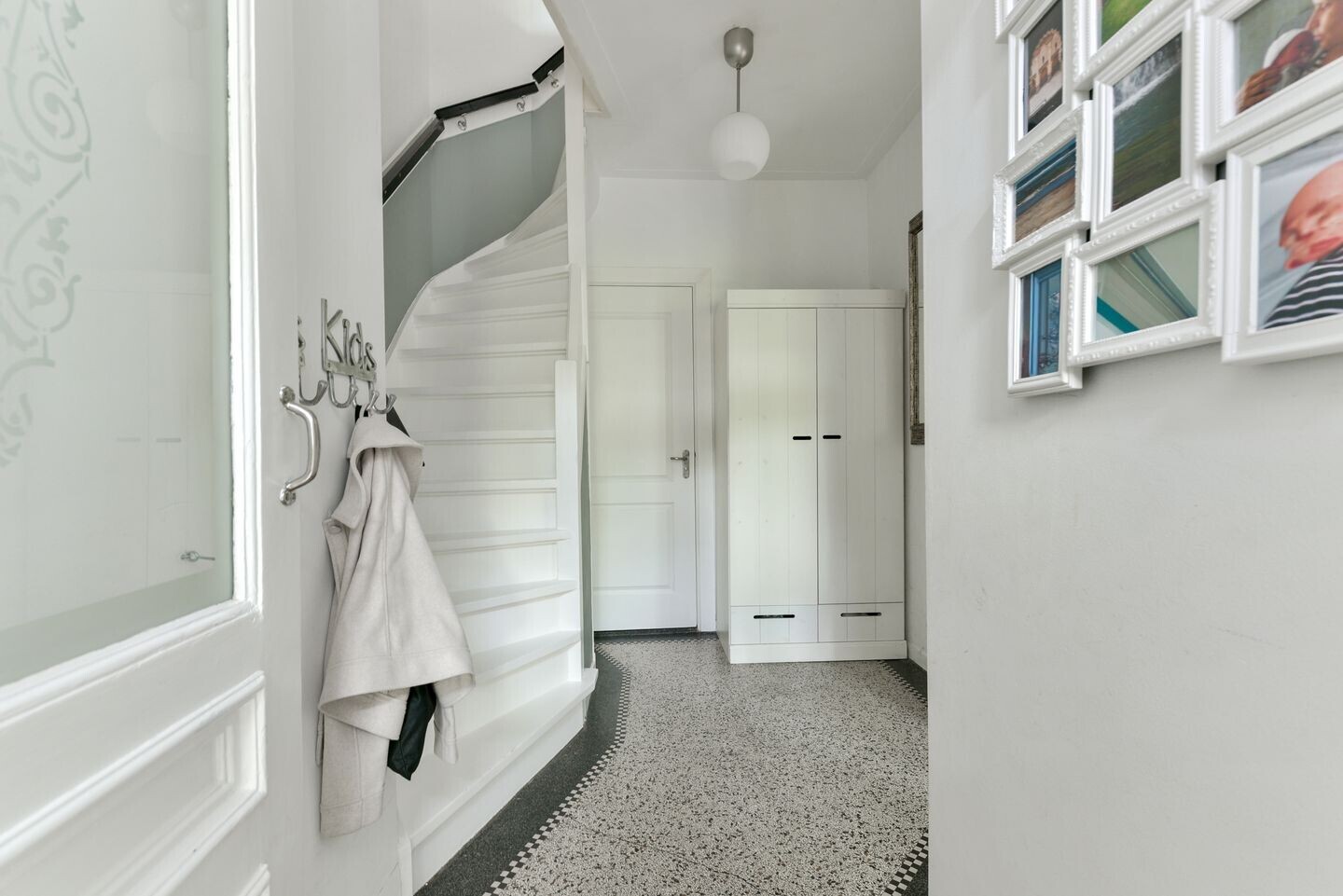 Tussenwoning te koop: Roemer Visscherlaan 61, Zeist