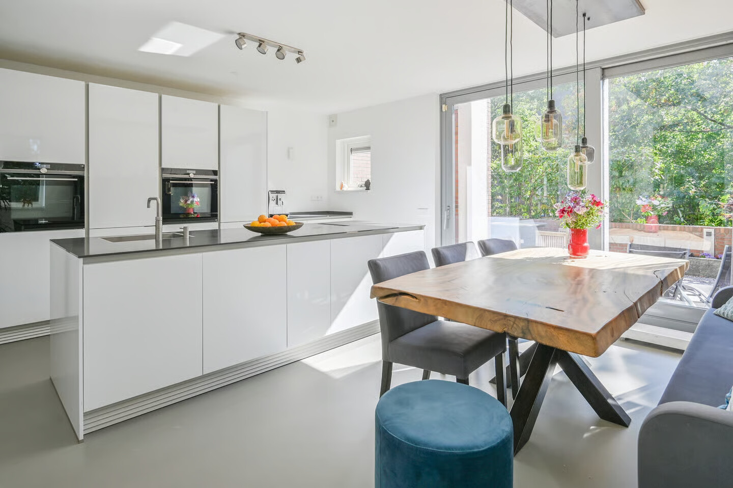 Hoekwoning te koop: Nelson Mandelalaan 102, Zeist