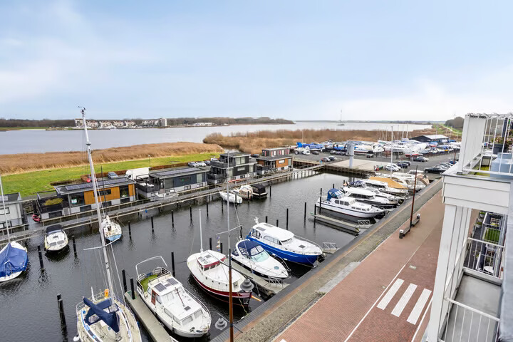 Appartement te koop: Zuiderzeeboulevard 61, Bunschoten-Spakenburg