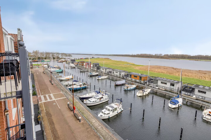 Appartement te koop: Zuiderzeeboulevard 61, Bunschoten-Spakenburg
