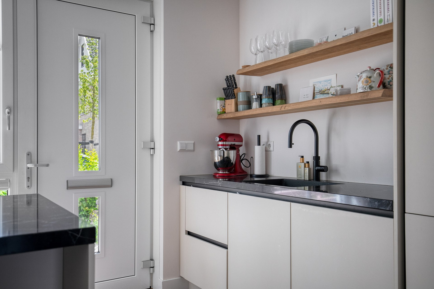 Tussenwoning te koop: Blomsingel 41, Eemnes
