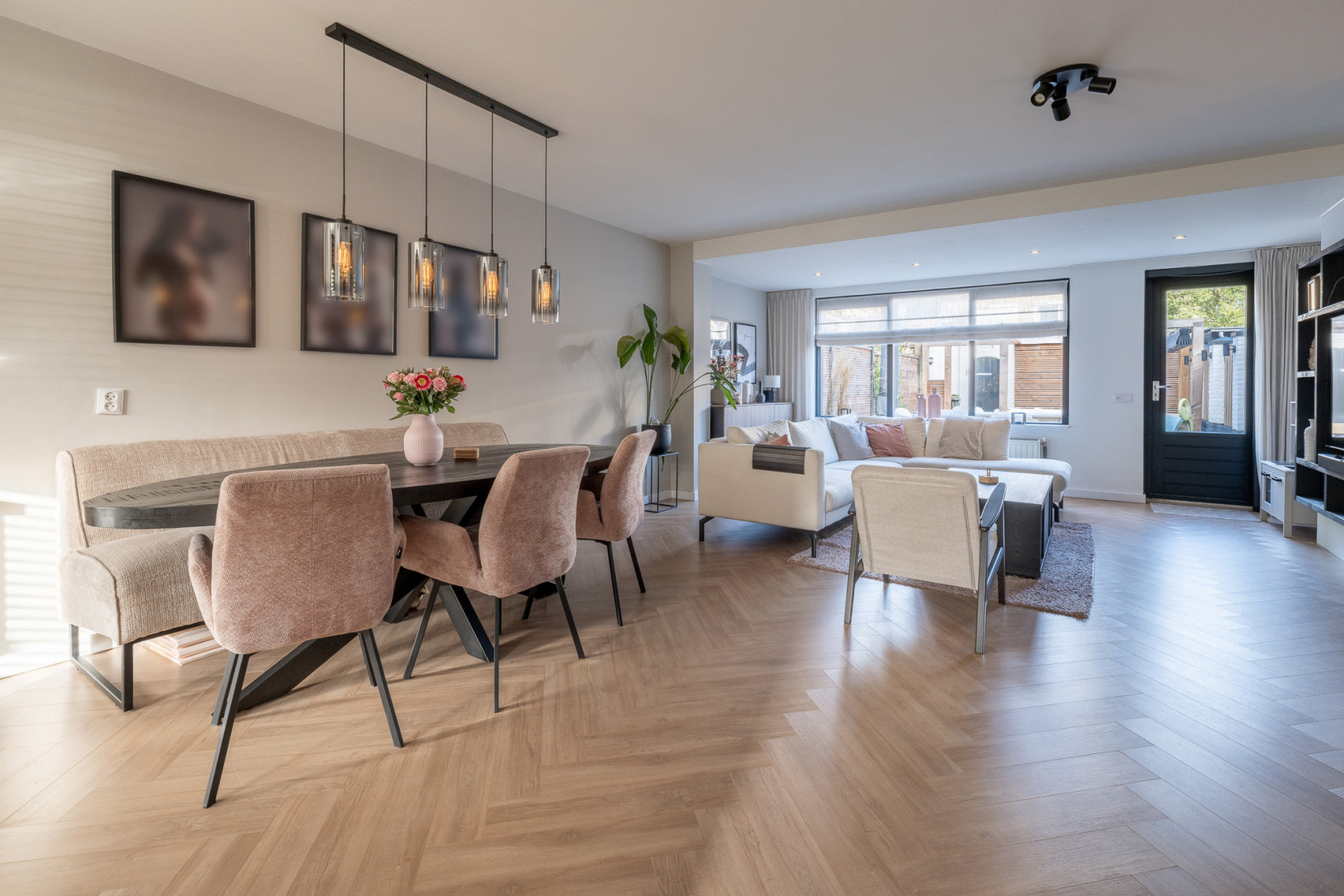 Tussenwoning te koop: Wethouder Rebellaan 118, Barneveld