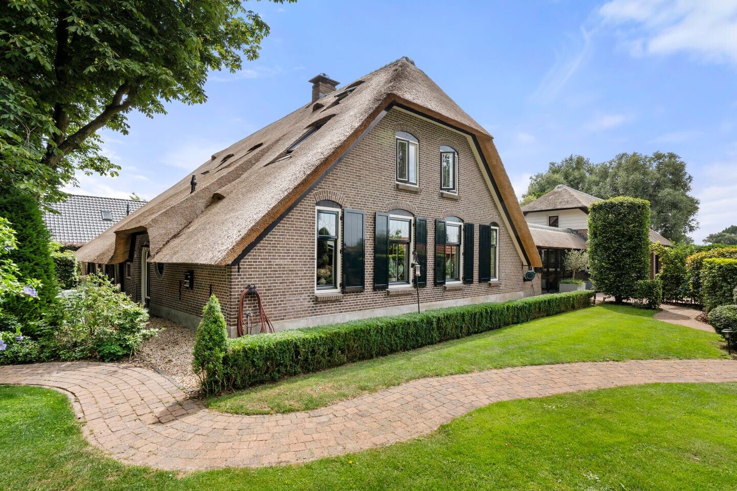 Twee-onder-één-kap te koop: Valkseweg 196, Barneveld