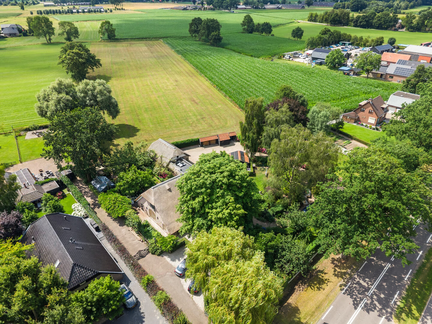 Twee-onder-één-kap te koop: Valkseweg 198, Barneveld