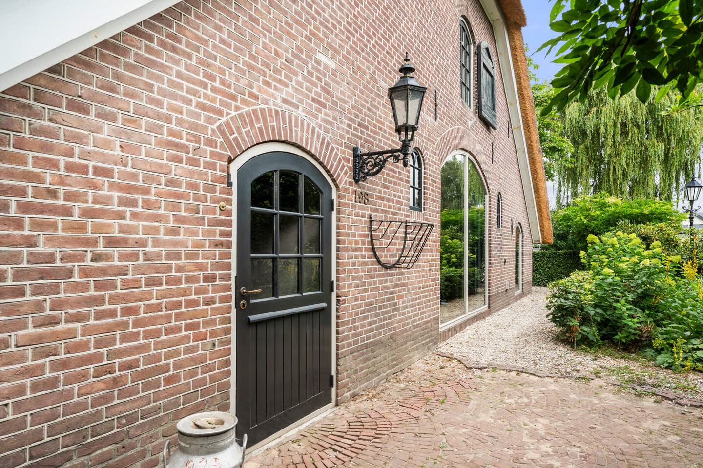 Twee-onder-één-kap te koop: Valkseweg 198, Barneveld