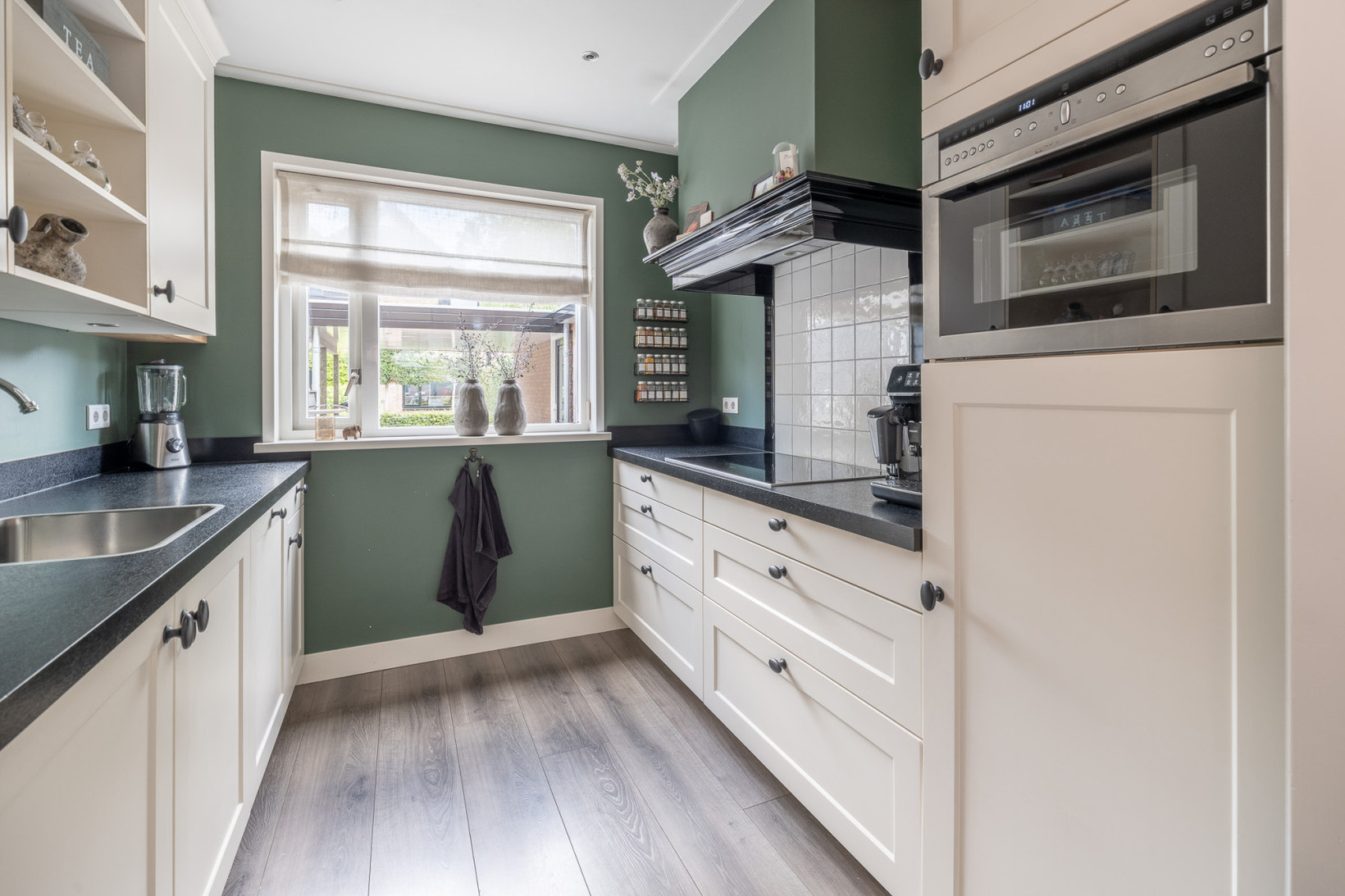 Hoekwoning te koop: Molecaten 42, Barneveld