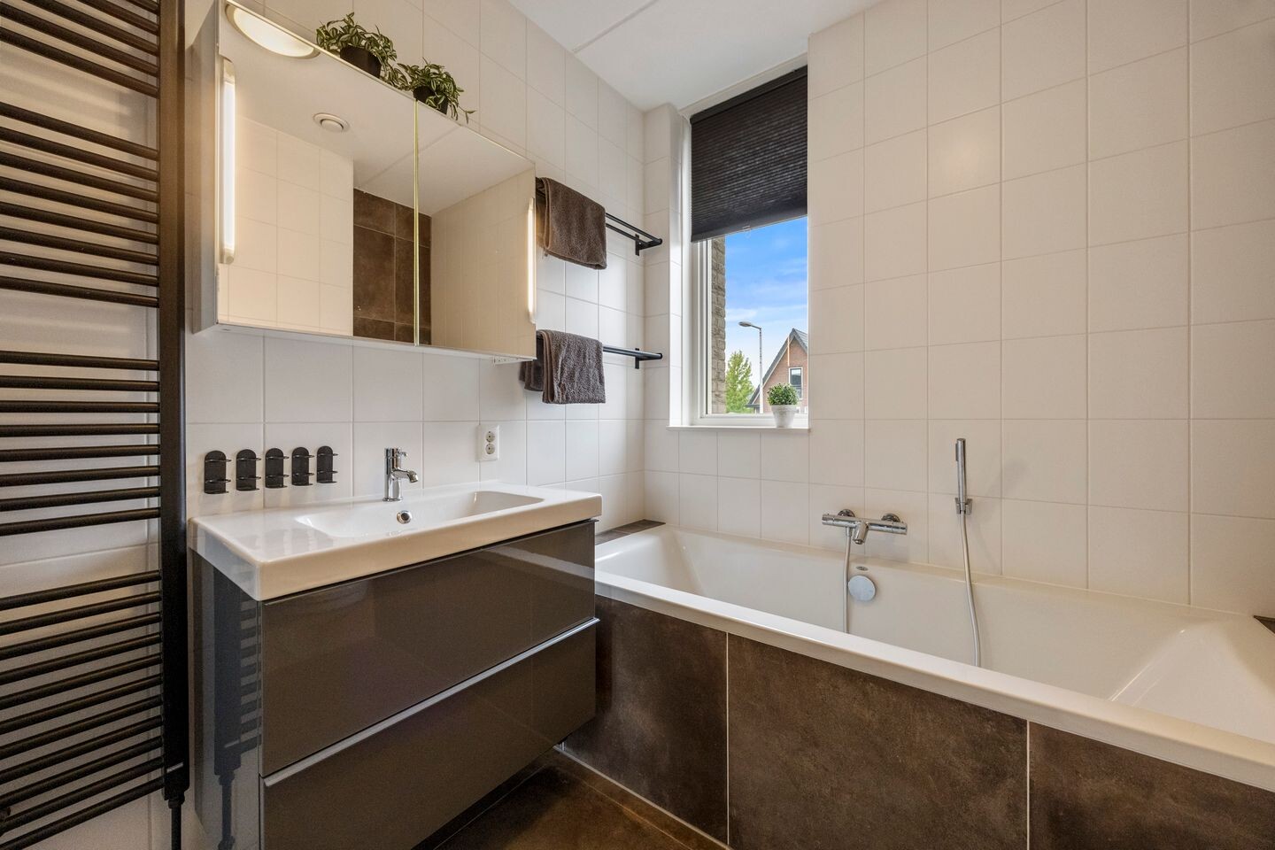 Tussenwoning te koop: Vellerselaan 100, Barneveld