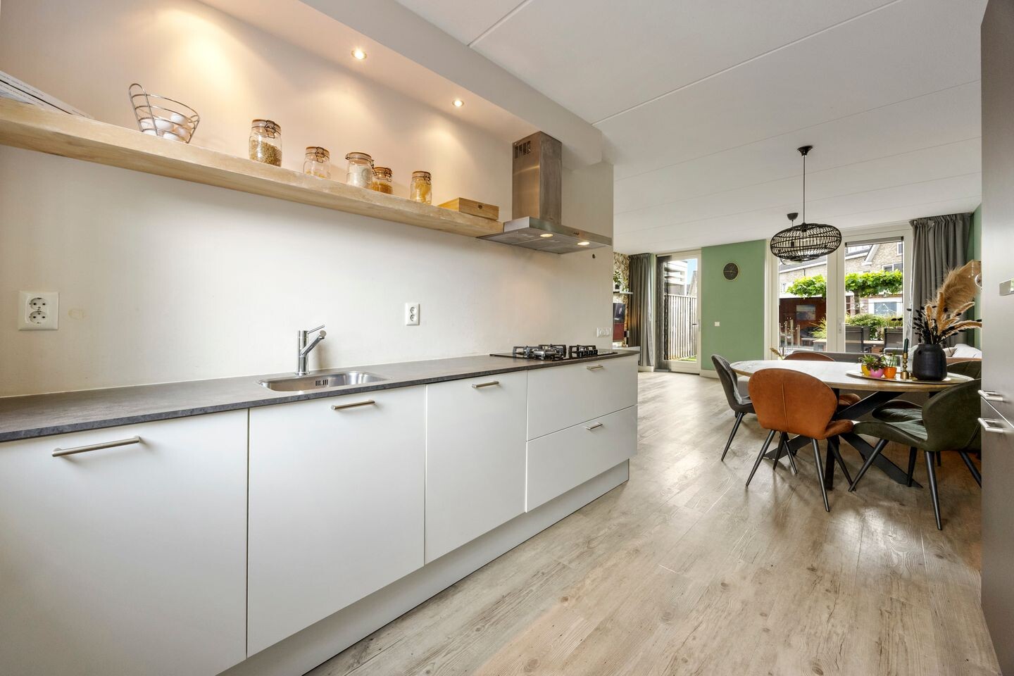Tussenwoning te koop: Vellerselaan 100, Barneveld