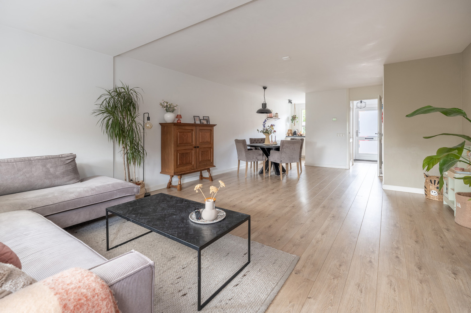 Tussenwoning te koop: Wildforster 98, Barneveld