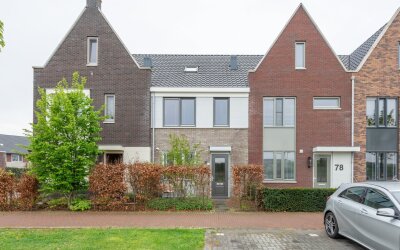 Zijdehoende. 80