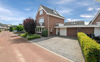 Gentiaan 9