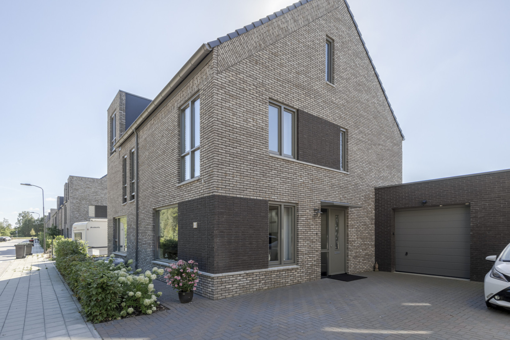 Tussenwoning te koop: Pinksterbloem 66, Stroe