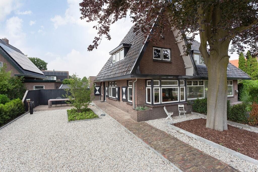 Twee-onder-één-kap te koop: Hessenweg 331, Achterveld