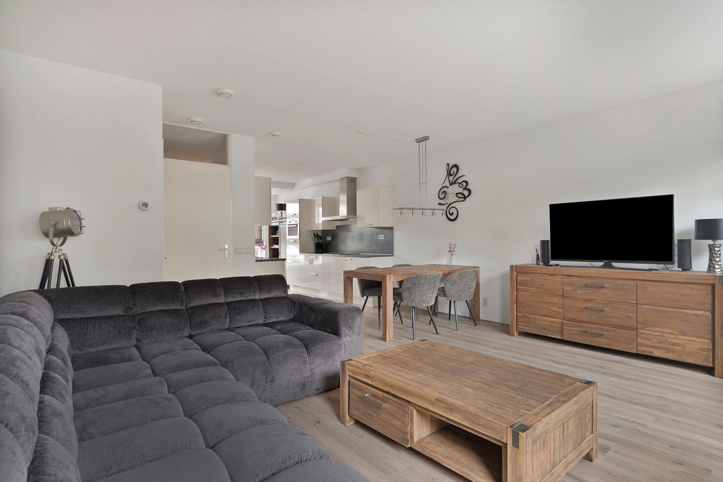 Tussenwoning te koop: Ruurd Visserstraat 66, Achterveld