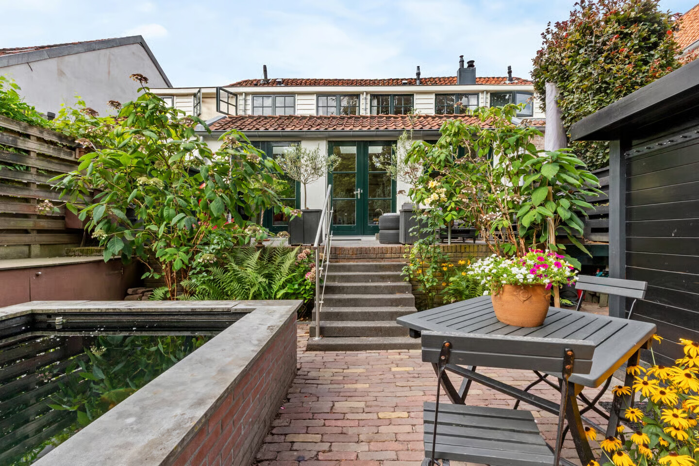Tussenwoning te koop: Muurhuizen 123, Amersfoort