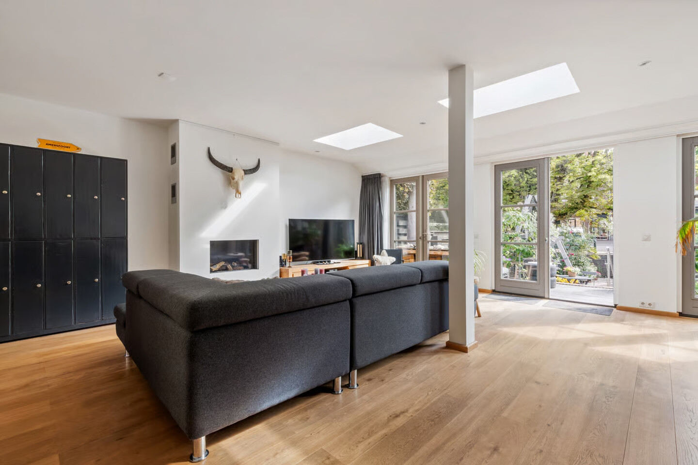 Tussenwoning te koop: Muurhuizen 123, Amersfoort