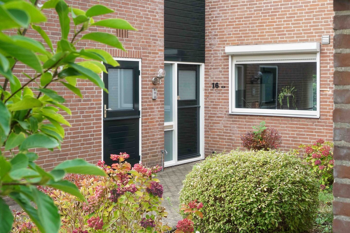 Hoekwoning te koop: Ronhaarstraat 16, Amersfoort