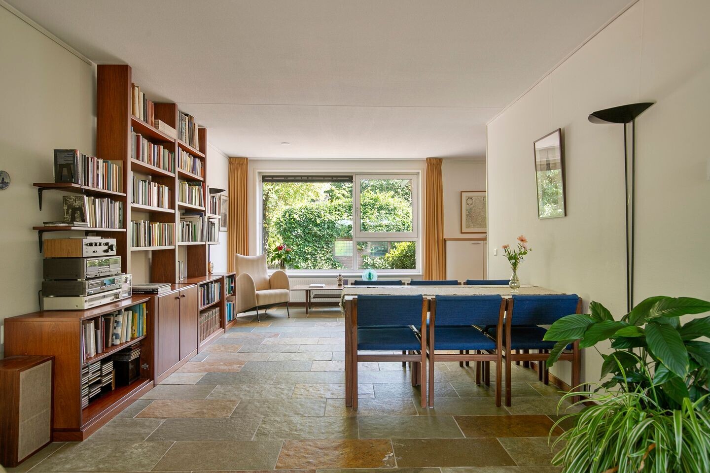 Tussenwoning te koop: Prins Johan Frisolaan 2, Amersfoort