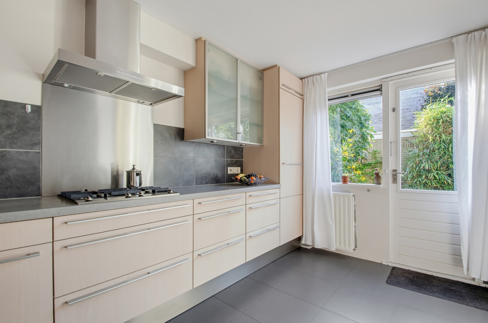 Tussenwoning te koop: Leonardo Da Vincistraat 10, Amersfoort