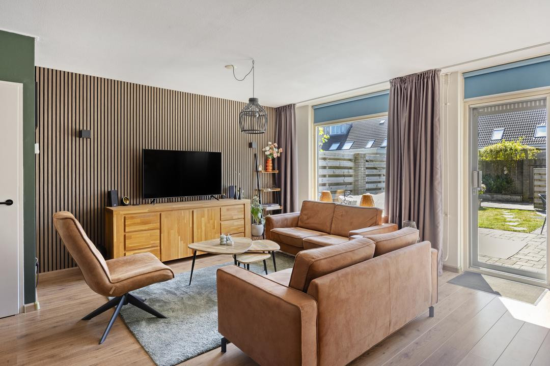 Tussenwoning te koop: Walter Gropiuserf 19, Amersfoort