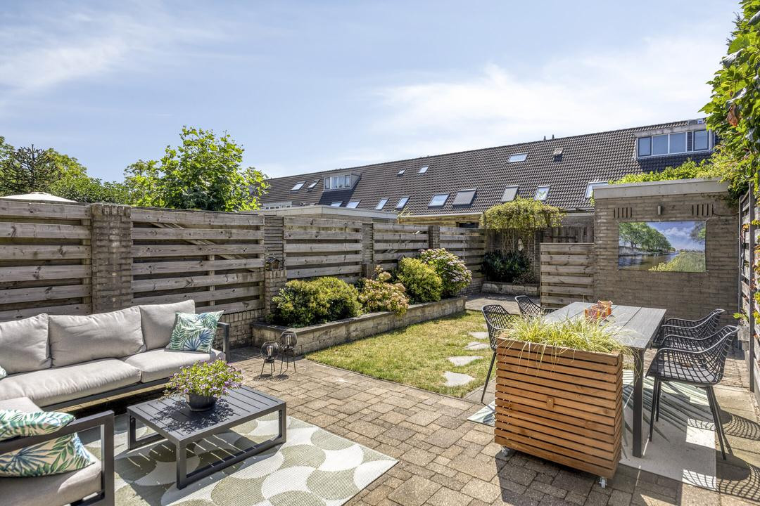 Tussenwoning te koop: Walter Gropiuserf 19, Amersfoort