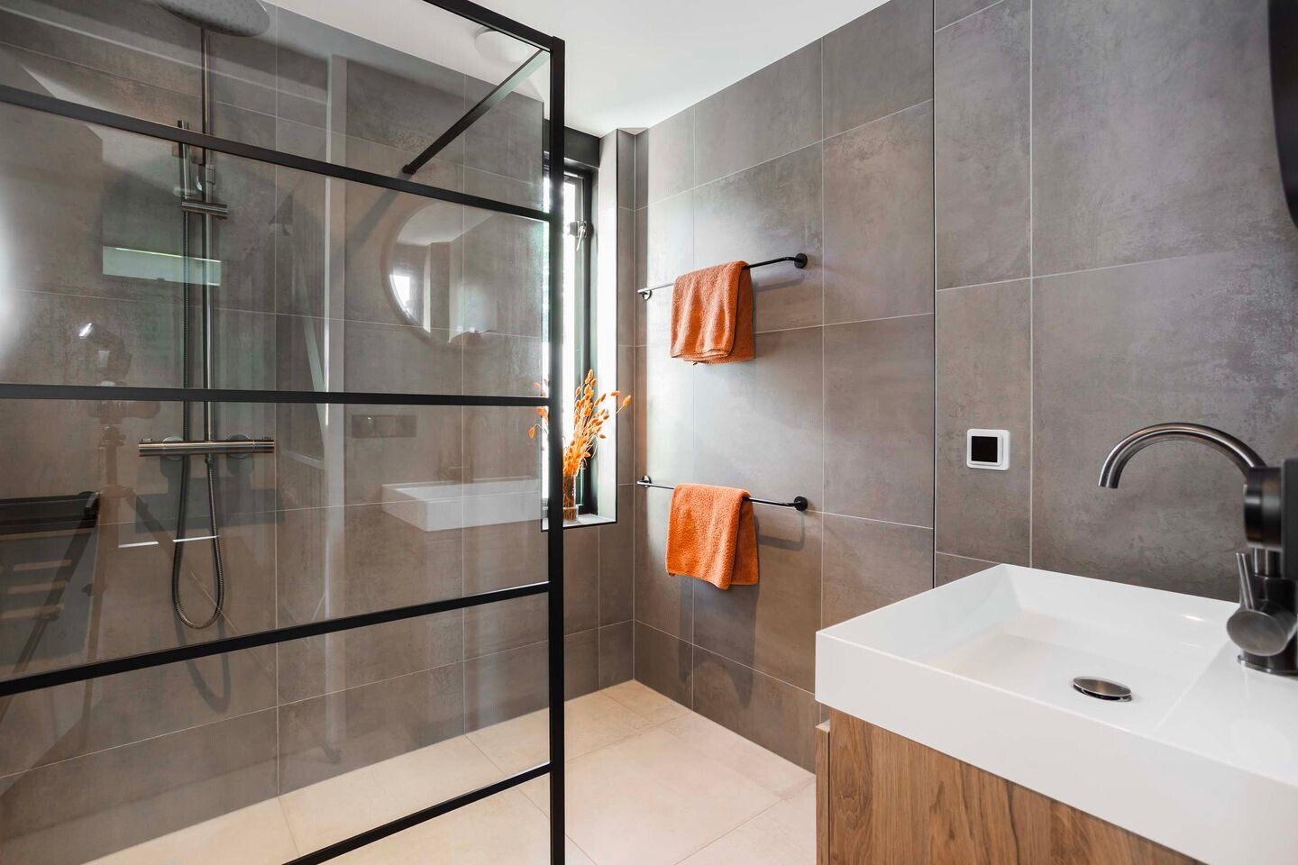 Tussenwoning te koop: Laakboulevard 288, Amersfoort