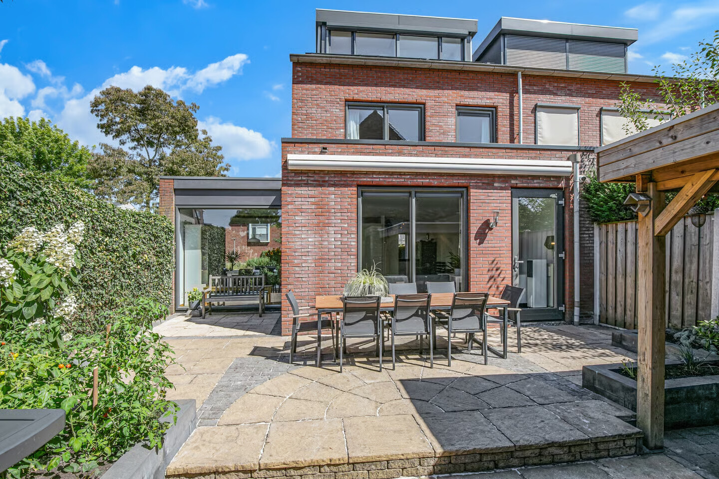 Hoekwoning te koop: Ameliapolder 22, Amersfoort