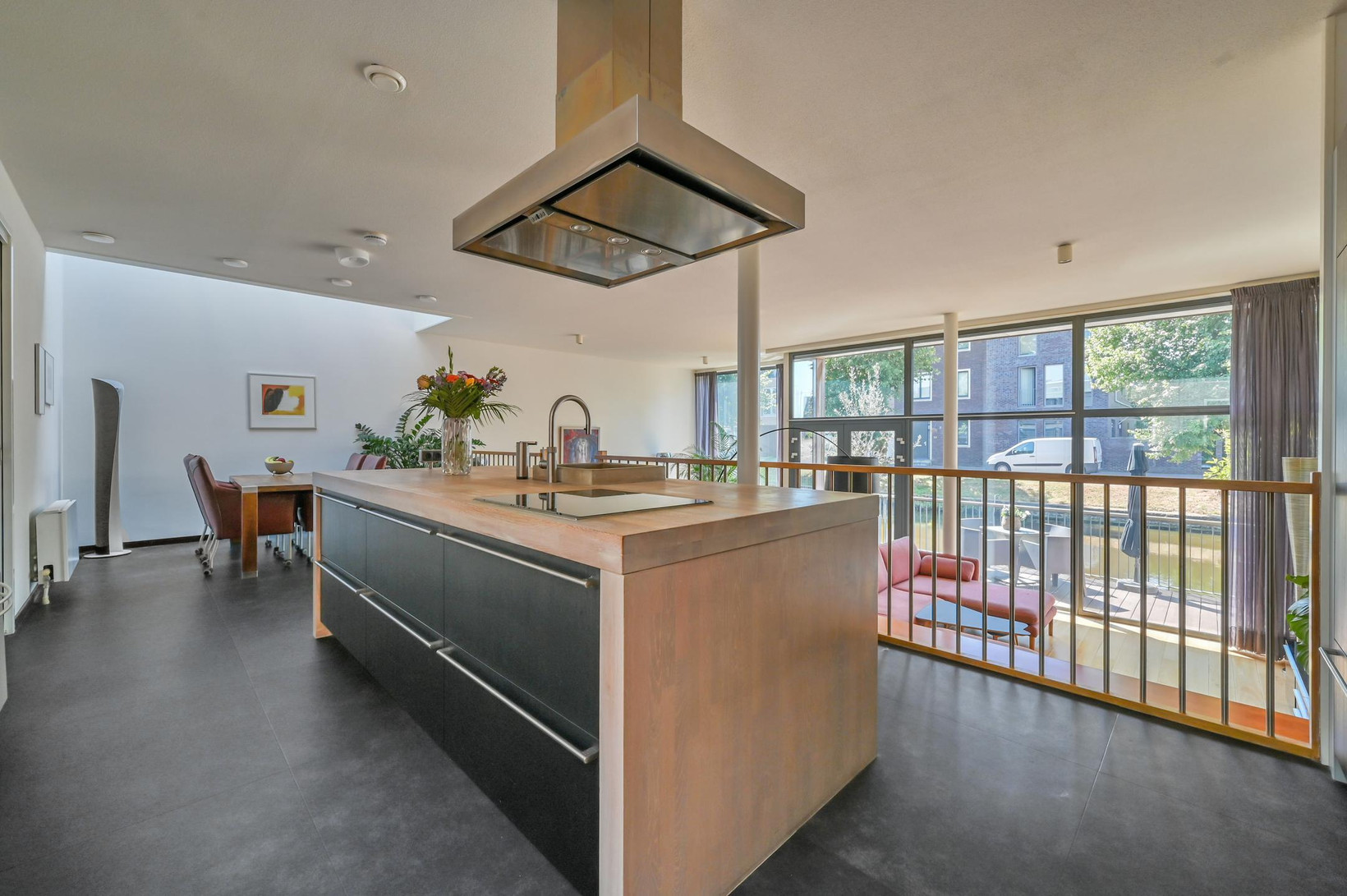 Tussenwoning te koop: Laaxumstraat 52, Amersfoort
