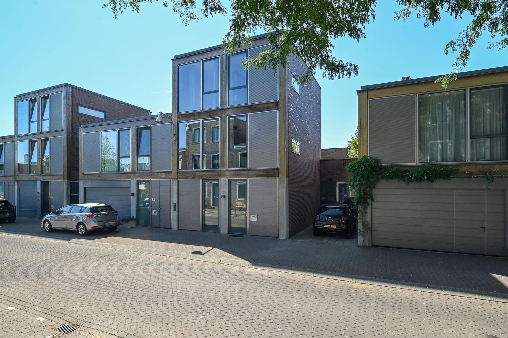 Tussenwoning te koop: Laaxumstraat 52, Amersfoort