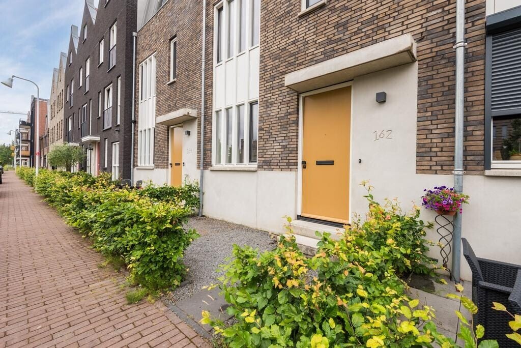 Tussenwoning te koop: Terschellingkade 162, Amersfoort