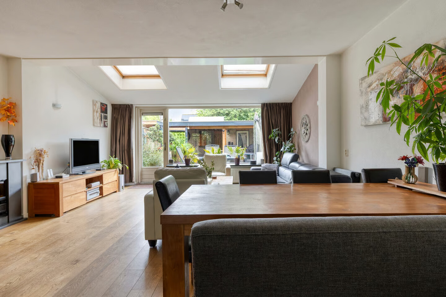 Tussenwoning te koop: Veldschoren 11, Leusden