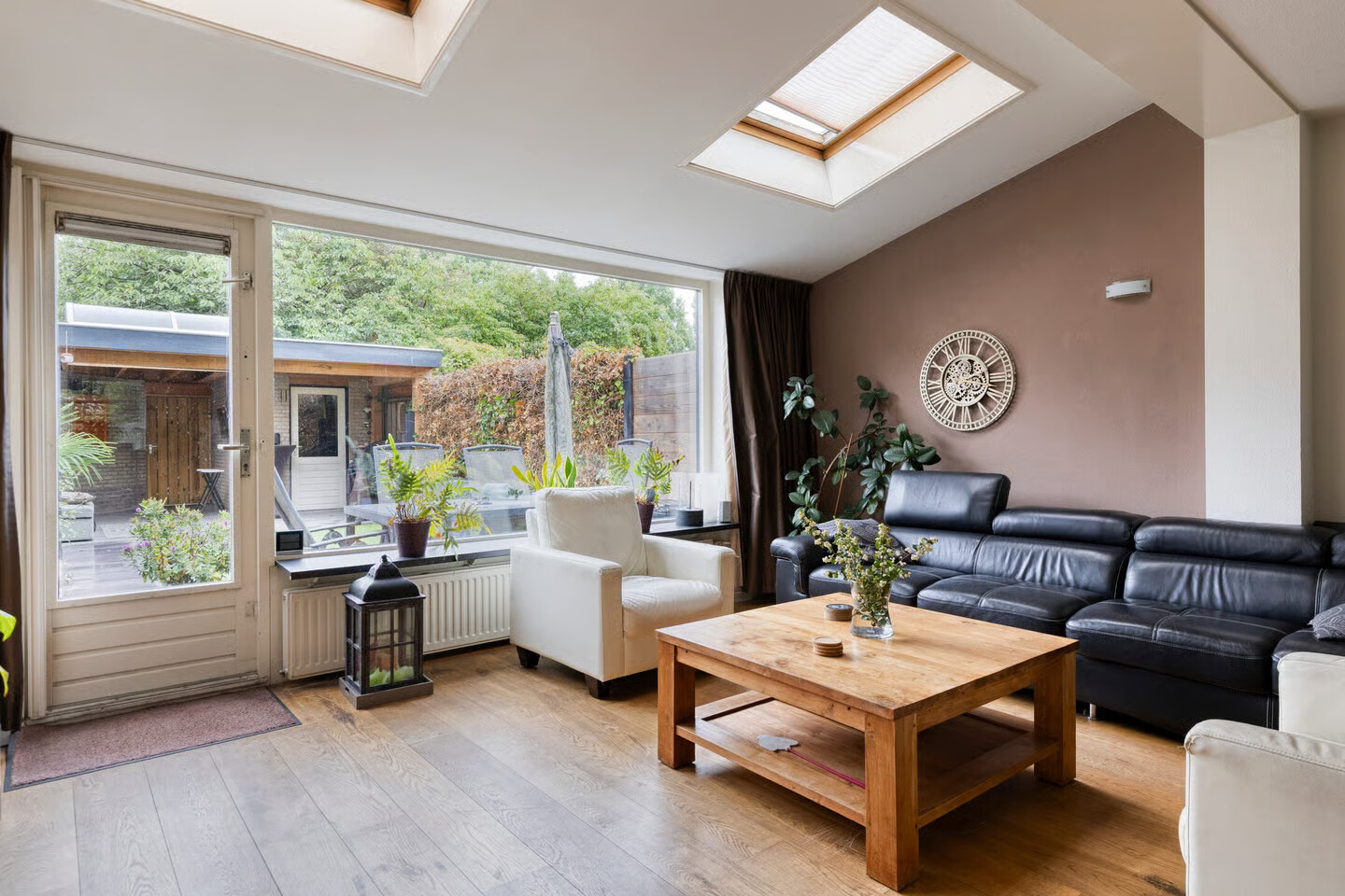 Tussenwoning te koop: Veldschoren 11, Leusden