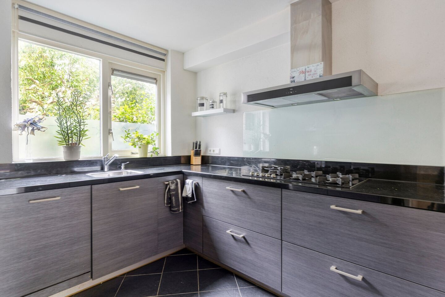 Tussenwoning te koop: Veldschoren 11, Leusden