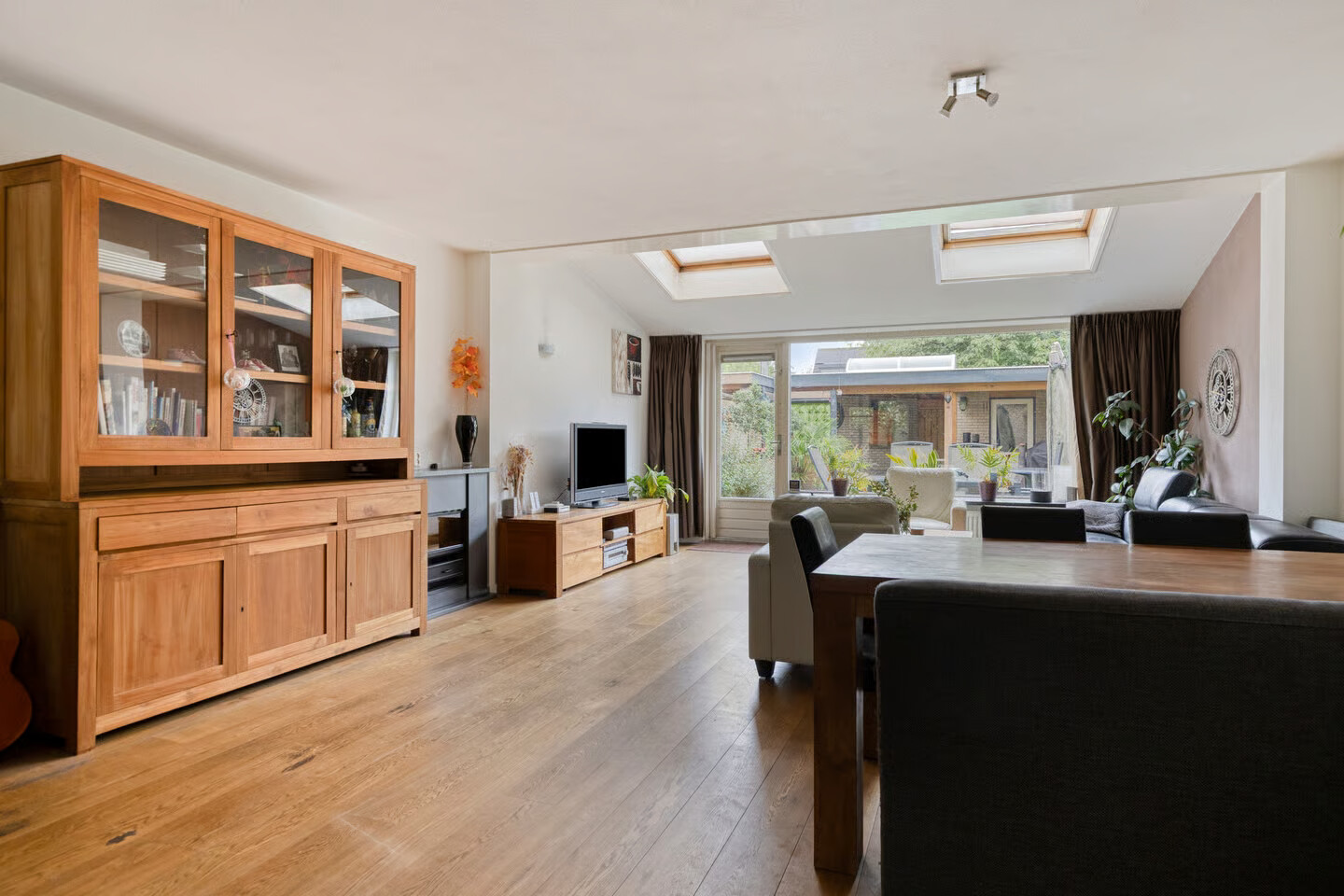 Tussenwoning te koop: Veldschoren 11, Leusden