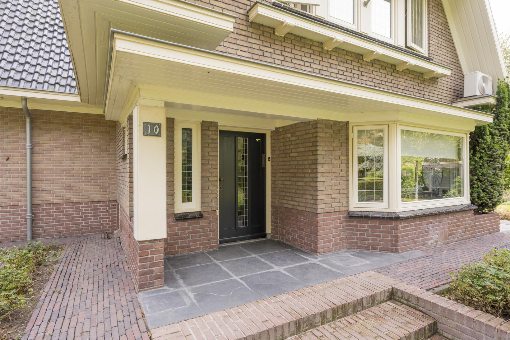 Vrijstaande woning te koop: Postweg 10, Leusden