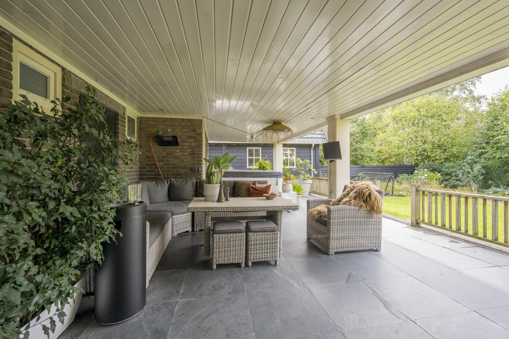 Vrijstaande woning te koop: Postweg 10, Leusden