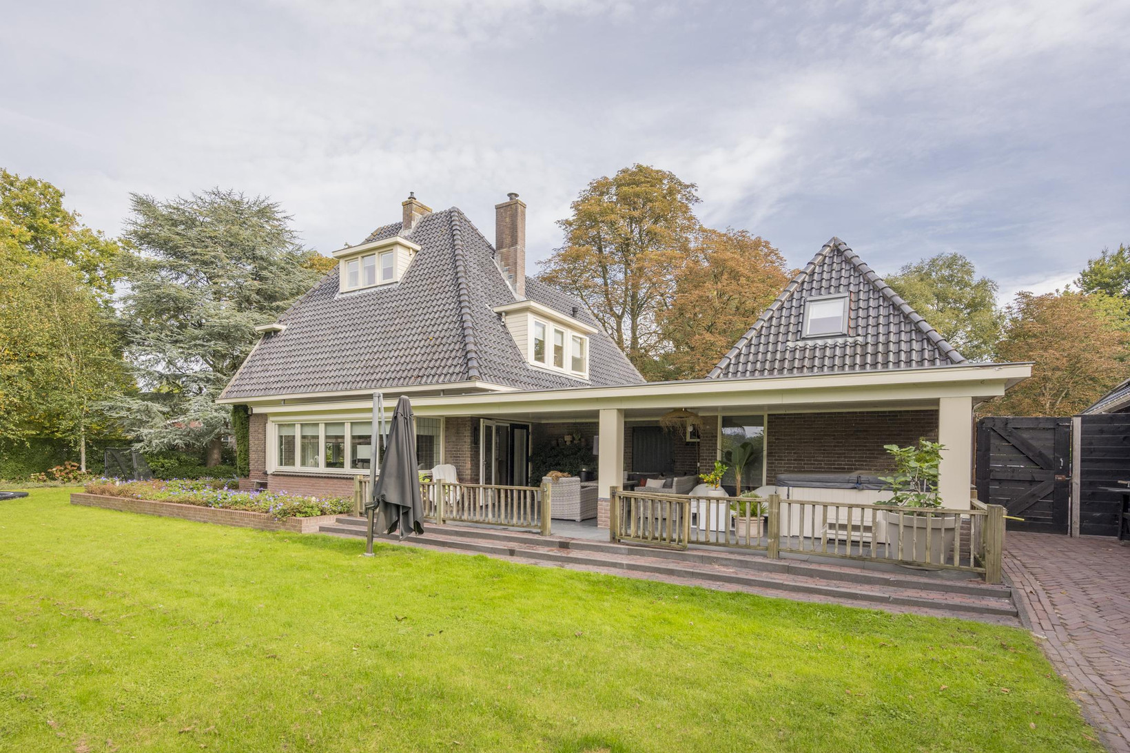 Vrijstaande woning te koop: Postweg 10, Leusden