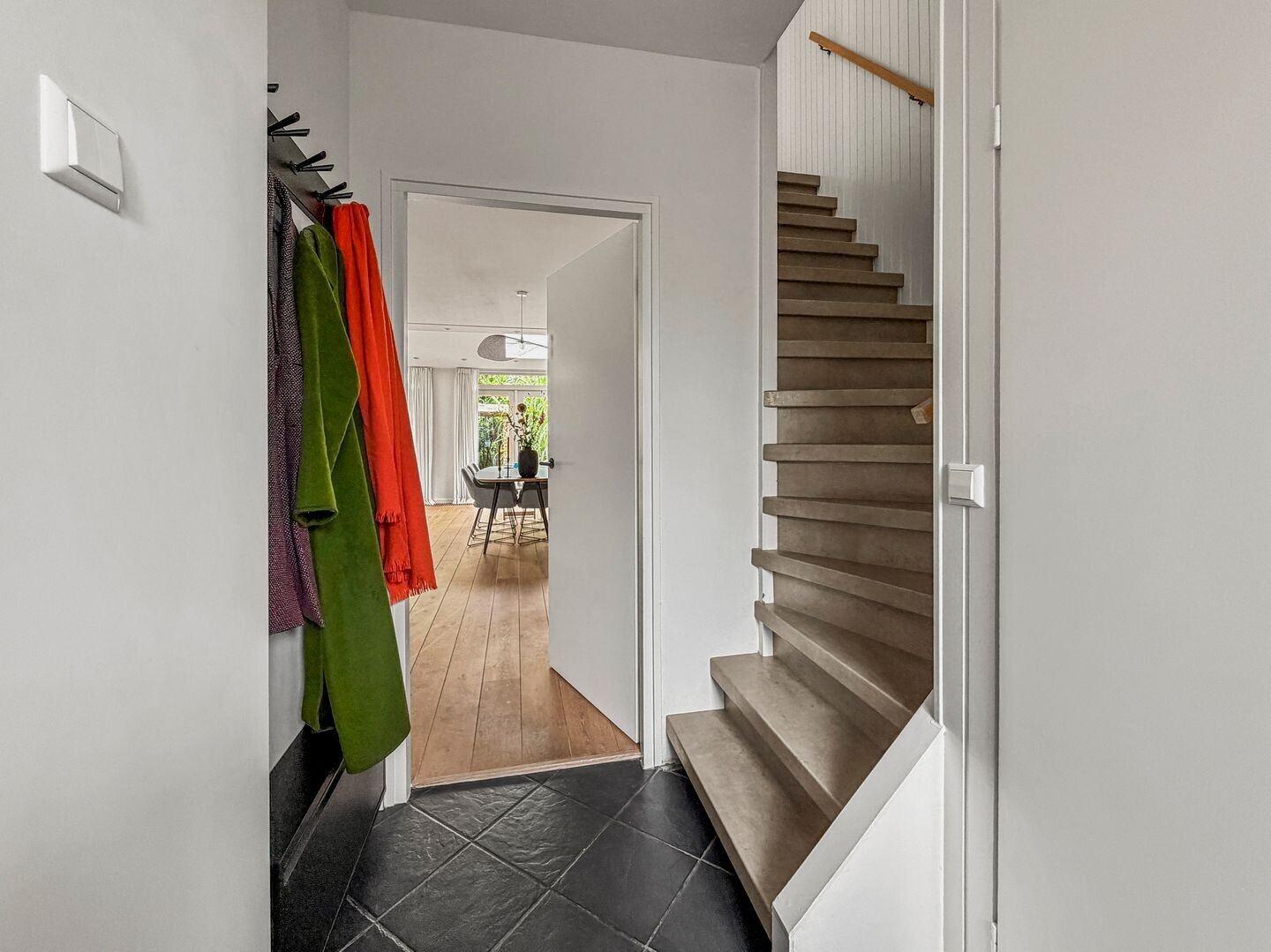 Tussenwoning te koop: Ravenhorst 19, Leusden