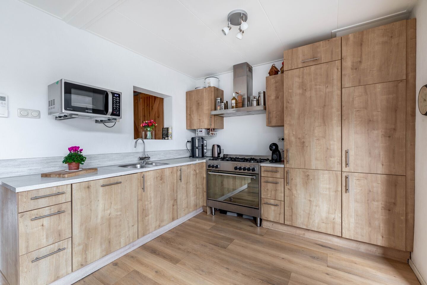 Tussenwoning te koop: Van Maerlanthof 5, Harderwijk