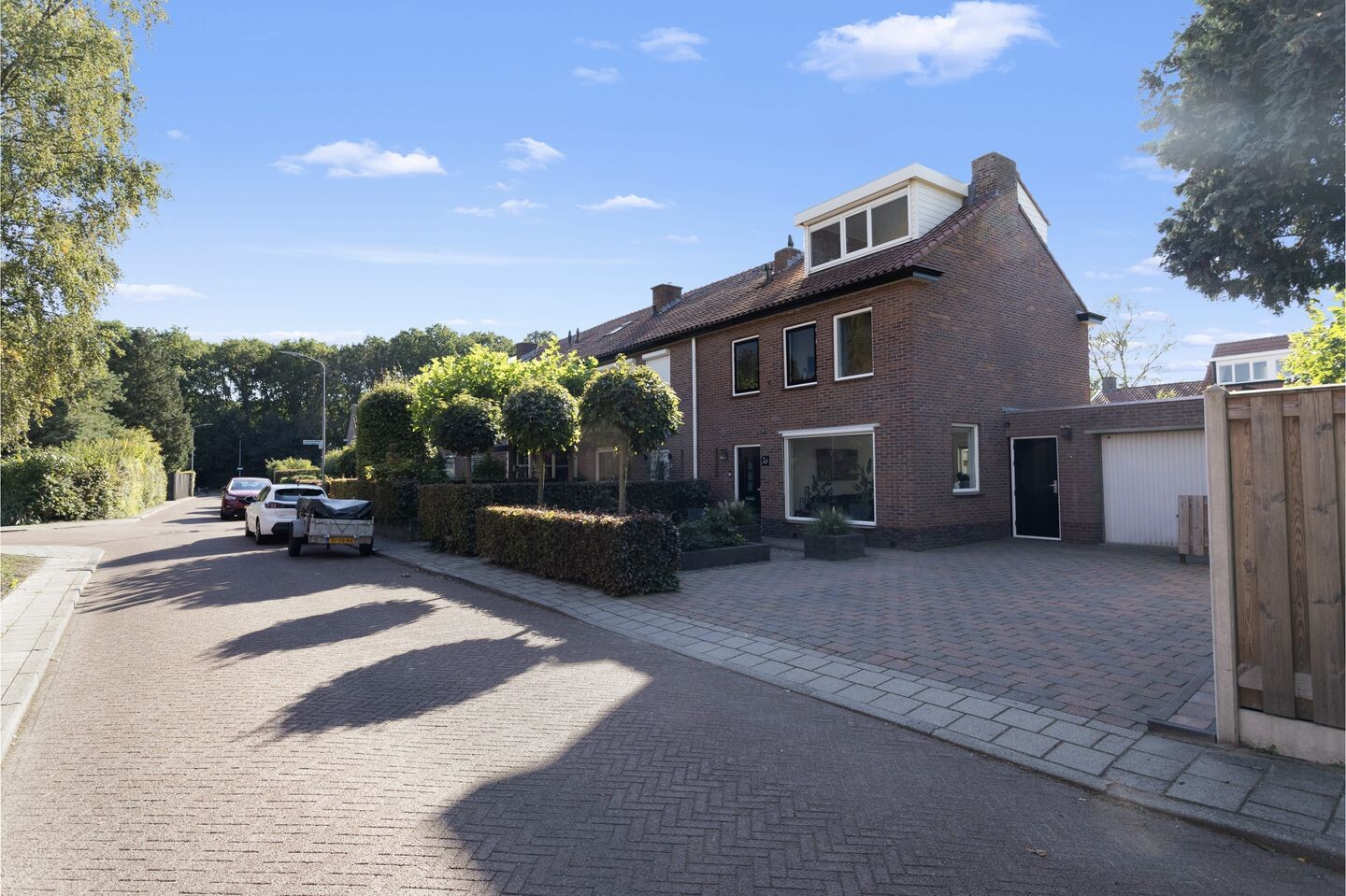 Hoekwoning te koop: Middenlaan 36, Harderwijk