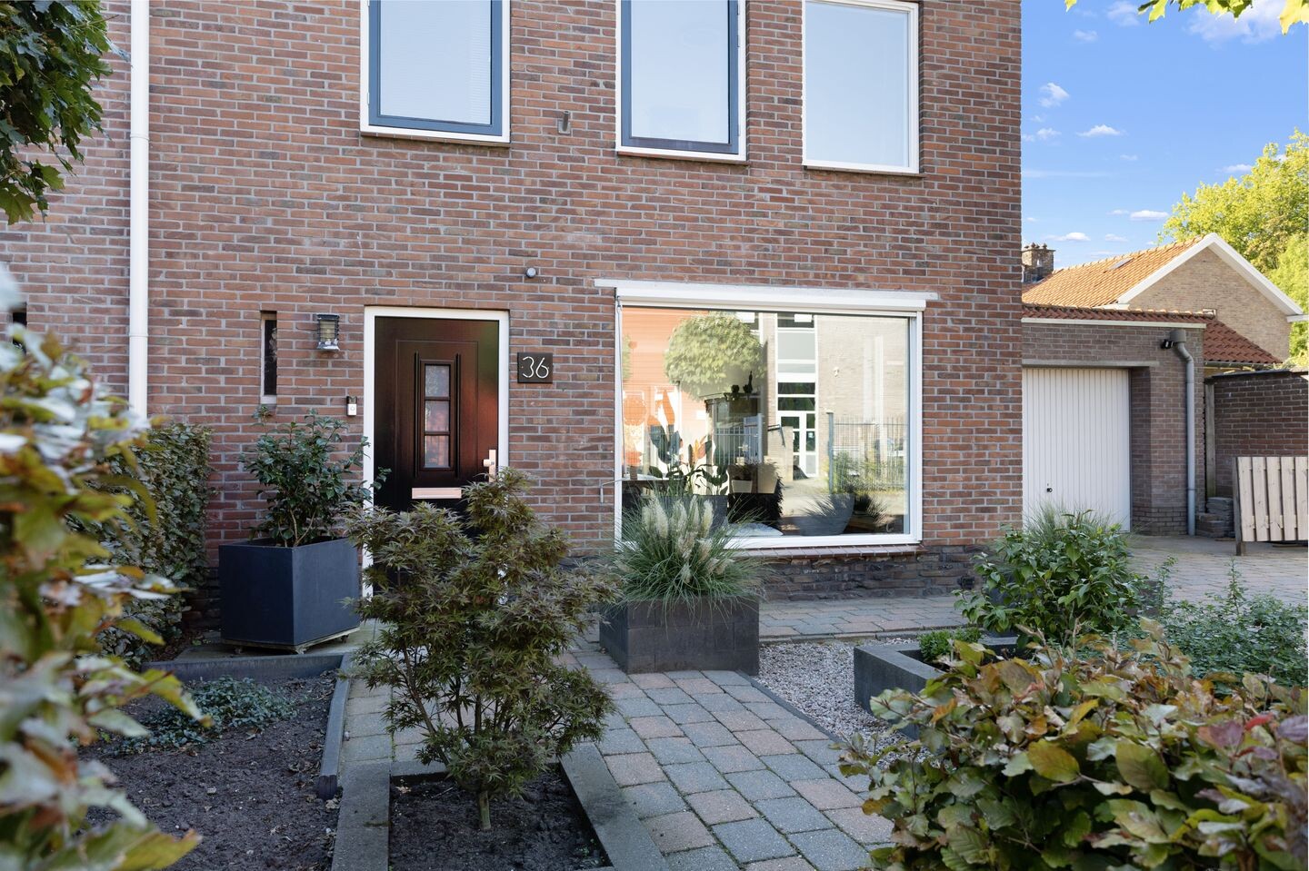 Hoekwoning te koop: Middenlaan 36, Harderwijk