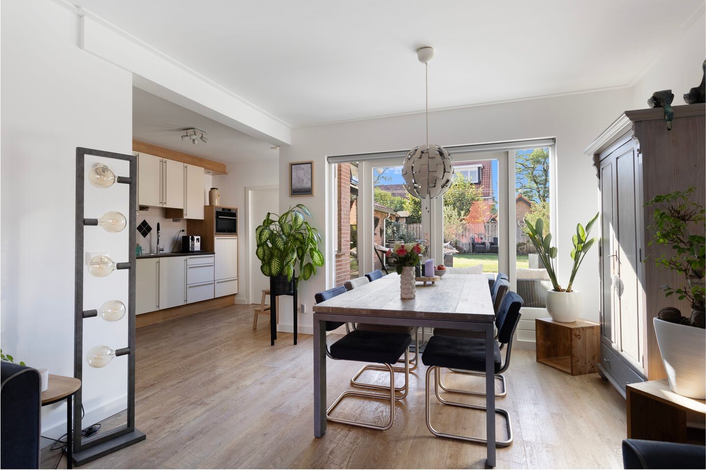 Hoekwoning te koop: Middenlaan 36, Harderwijk