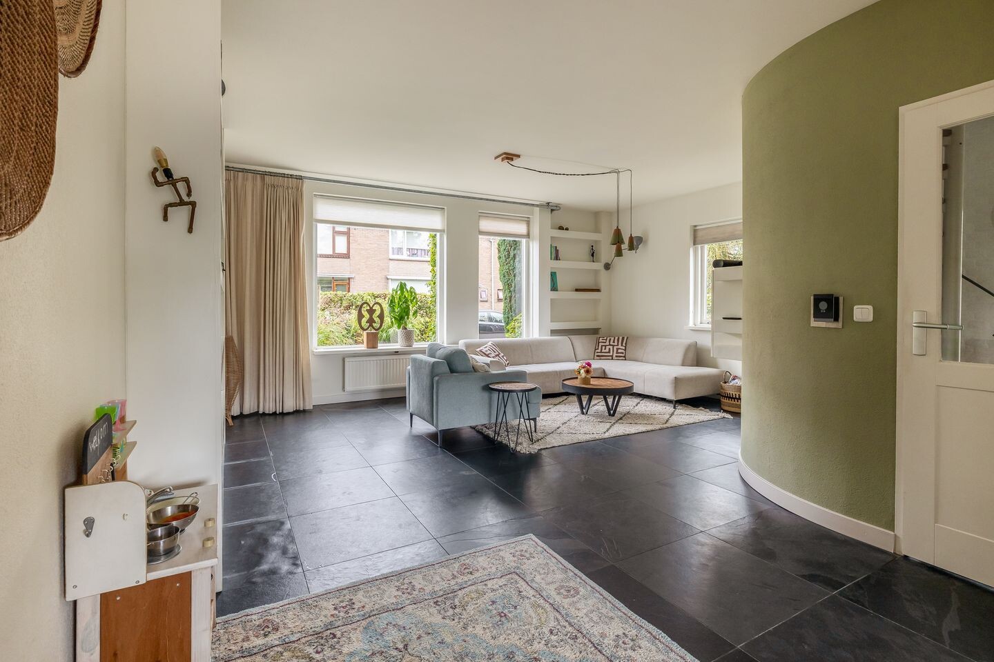 Hoekwoning te koop: Kuyperlaan 1, Harderwijk